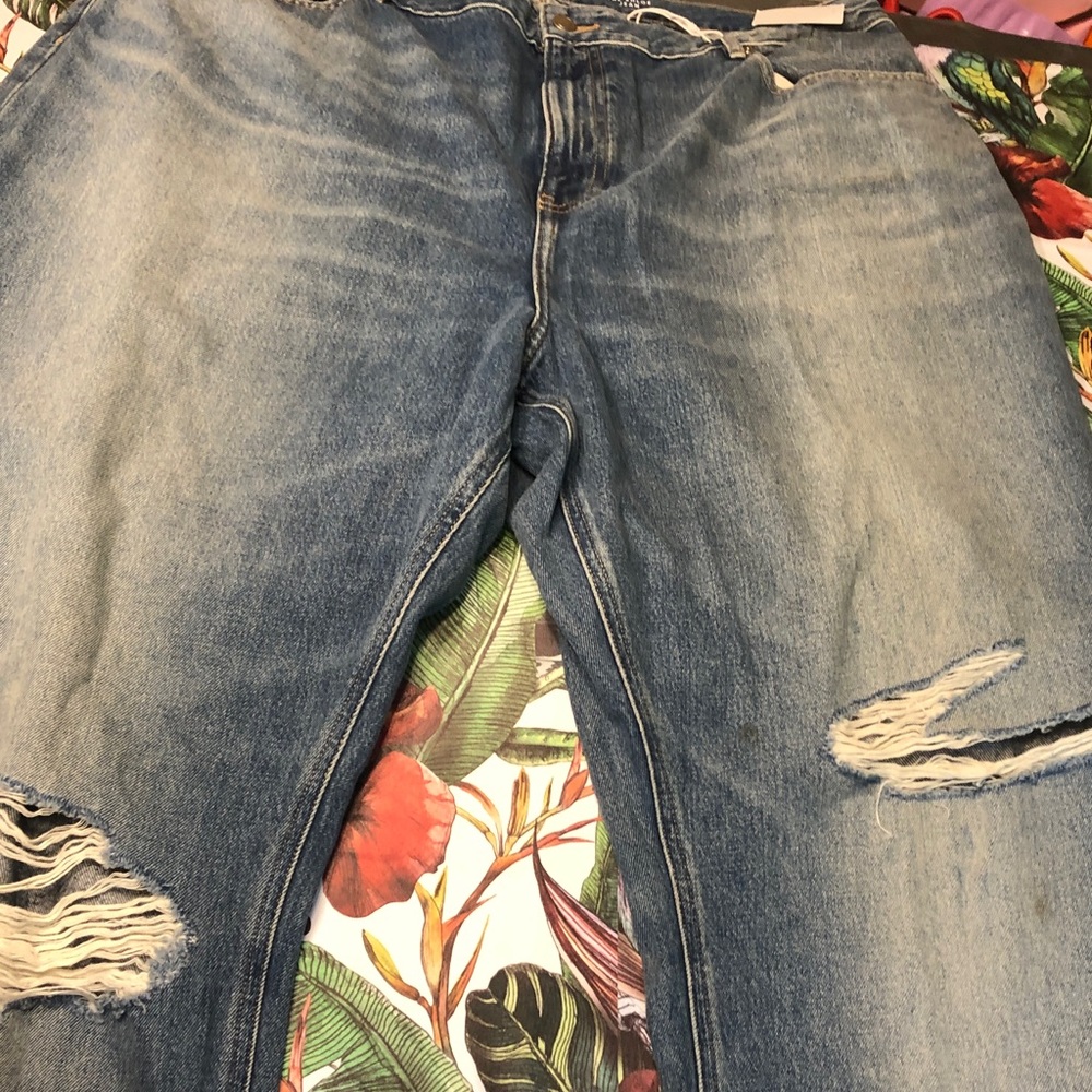 NWT Good American Light Wash Distressed Ripped Jeans (Khloe Jeans)